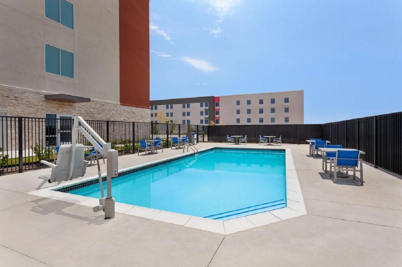 Holiday Inn Express & Suites Austin North - Pflugerville, An Ihg Hotel Exterior photo
